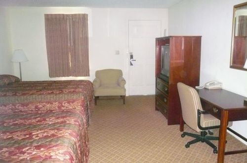 Wedgewood Motor Inn Blackstone Exterior photo